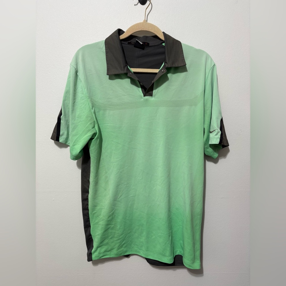 Nike Golf  Polo Tiger Woods Collection Green and Gray Size Small